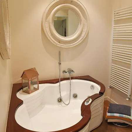 Viola Apartment